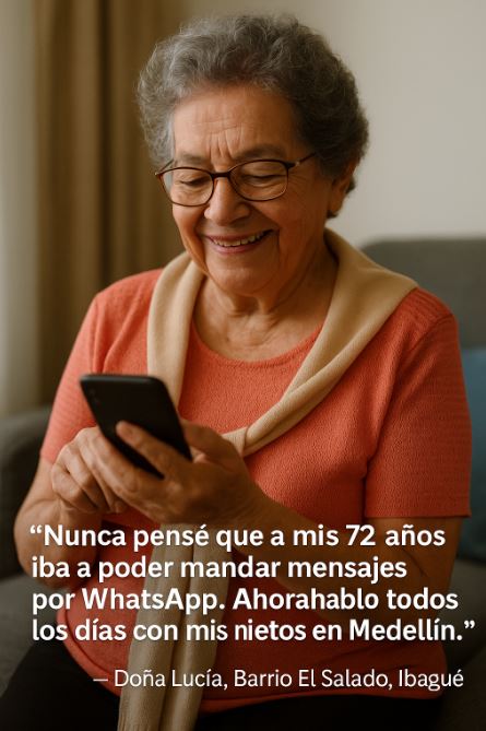 Doña Lucía, adulta mayor de Ibagué, usando su celular para comunicarse por WhatsApp